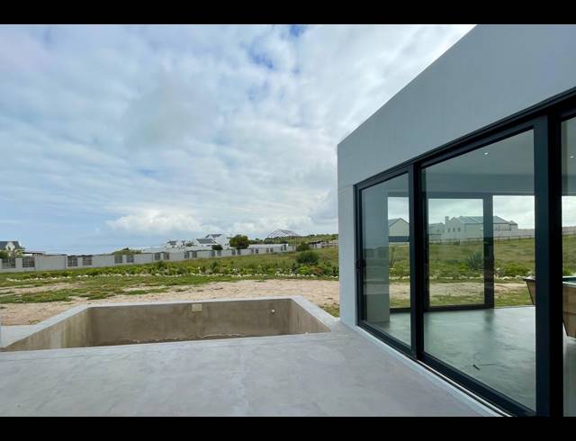 2HA SMALLHOLDING FOR SALE IN OLIFANTSKOP